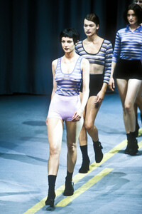 1342226148_Istante1997WomenRTW141.thumb.jpg.7fca846ee40be7c0e6c008d83148aa1d.jpg