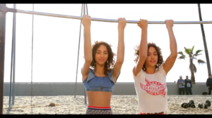 LOVE - Tommy Hilfiger-00.00.41.706.png