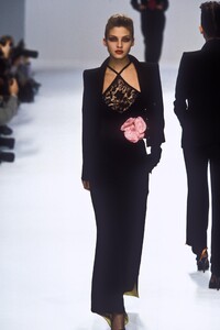 1469568193_SoniaRykiel1996WomenRTW112.thumb.jpg.f99647b061e2f6f87400c3340b7031d3.jpg