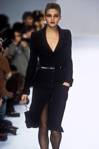 1494737200_SoniaRykiel1996WomenRTW4.thumb.jpg.04a1ee9dd2c49d05815b61acb8e62e4c.jpg