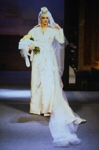 1520954574_vivienne-westwood-ss-1996(5).thumb.jpg.169f638053848d0941596ebb4671da94.jpg