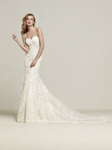 1523883839_collazione_2018_Pronovias43.thumb.jpg.eb124001bef36d34263a0ff56d9e2449.jpg