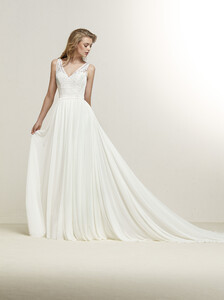 1529180353_collazione_2018_Pronovias18.thumb.jpg.b367b1078c4c6398ff3af804fdcb3d08.jpg