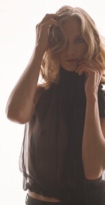 1538569602_JoelyRichardsonbyHarryBordenforObserverMagazine31stDecember200106.thumb.jpg.67084d24e2cbac60fad517a73cc69603.jpg