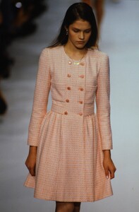 1540714423_chanel-ss-1996-lonneke-engel(5).thumb.jpg.9f0b5006ee34a5c3480e53b2b4017d9d.jpg