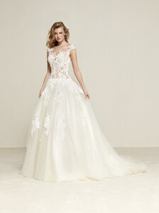 1548486681_collazione_2018_Pronovias62.thumb.jpg.d9884bea7602396c773071b2e209bab4.jpg