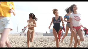 1571422686_LOVE-TommyHilfiger-00_00_08_724.thumb.png.354e9452fe480cdd00c639702f3eb379.png