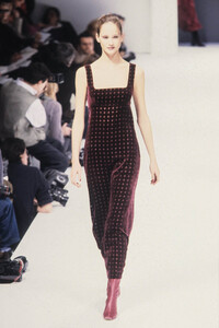 1647228422_MaxMara1996WomenRTW19.thumb.jpg.1d42708ff245e5094e869de7d8617956.jpg