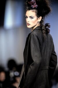 1648953746_SophieSitbon1992WomenRTW14.thumb.jpg.65b854dc5c99199a29e8807434385ab4.jpg