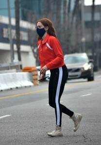        zoe110221BZNimage102.jpg