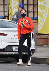        zoe110221BZNimage109.jpg