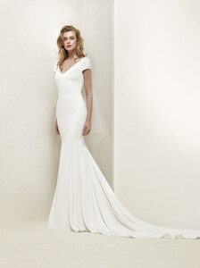 1751364152_collazione_2018_Pronovias12.thumb.jpg.0d27481516185430e9e1b5ffc9ef696e.jpg