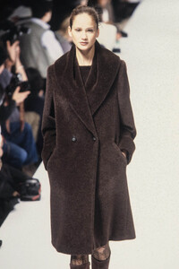 1774253969_MaxMara1996WomenRTW52.thumb.jpg.1ede1a6c1b1151134c16b5a615f5483f.jpg