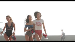 LOVE - Tommy Hilfiger-00.00.09.409.png