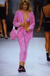 chanel-ss-1996-claudia-schiffer (28).jpg