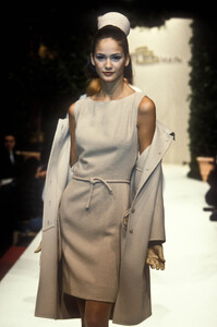 1906130044_PierreBalmain1996HauteCouture42.thumb.jpg.91a5723e78dc1aa00117f7b8dcb52985.jpg