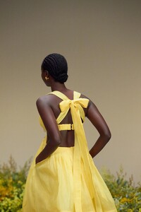 1923150559_madamefigarodetail-defile-zimmermann-printemps-ete-2021-new-york-detail-4.thumb.jpg.d9b231daa53bdf0f0d1121444967100b.jpg