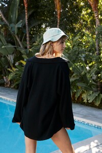 1940234757_black-its-the-look-oversized-cover-up-shirt(2).thumb.jpg.b7d26176476e617c1c296f640b3a13e6.jpg