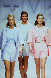 1943707833_max-mara-ss-1995(3).thumb.jpg.1293b92ce091f1e44cf84b1a13b266dd.jpg