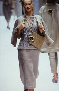 197560893_Fendi-Spring-1993-Karen-Mulder(3).thumb.jpg.0359824f35f9d503a19babfedcef8e1c.jpg