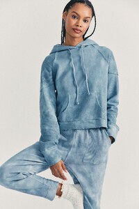 20210111_Ecom_TNorthcut_SHOT12-LK322-332-ANAROSAHOODIE-WASHEDDENIMHANDDYE-0807.jpg