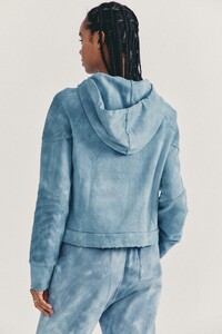 20210111_Ecom_TNorthcut_SHOT12-LK322-332-ANAROSAHOODIE-WASHEDDENIMHANDDYE-0837.jpg