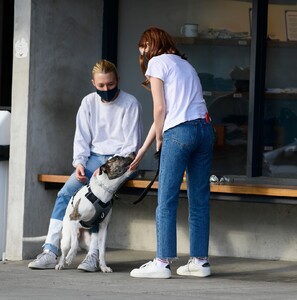        zoe120221BZNimage16.jpg