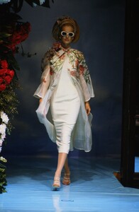 2078005479_christian-dior-hc-ss-1996(11).thumb.jpg.ef75f959ba4386fbb27402b41920e4e3.jpg