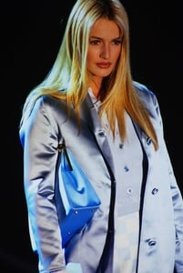 2103123659_versace-fall-1995(28).thumb.jpg.a9d32eb58fbe877f27208b5cc9d28e72.jpg