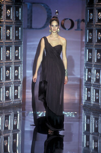 2120162688_ChristianDior1996HauteCouture131.thumb.jpg.59ca5949cf700aace5883fc2d6cd7750.jpg