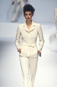 2130485791_Valentino1997WomenRTW14.thumb.jpg.315b2c0d94978db6e7e9fe80f86a856b.jpg