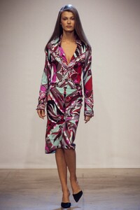 224319764_EmilioPucci1999WomenRTW2.thumb.jpg.34cd9055348f1d038834ac9df7b0efd0.jpg