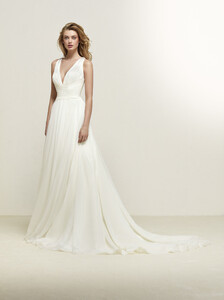 232231067_collazione_2018_Pronovias42.thumb.jpg.ffb7dbdb8229b84bdfe63015b68d73c6.jpg