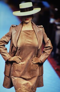 243508101_TorrenteCoutureSpring1997(2).thumb.jpg.da463693a08b9e114c8fb865cf6d9387.jpg