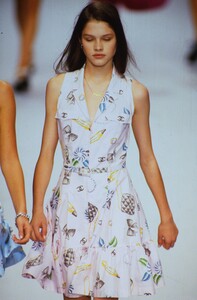 257019731_chanel-ss-1996-lonneke-engel(14).thumb.jpg.35697f09cc08dcab3abfd820cc14d169.jpg