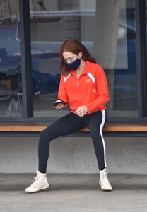        zoe110221BZNimage105.jpg