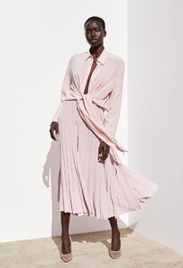 27_ScanlanTheodore_Summer20_Campaign.jpg