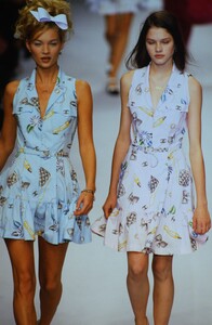 290668175_chanel-ss-1996-lonneke-engel(7).thumb.jpg.15be4f4049695c8031e602cbcb9be216.jpg