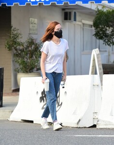        zoe120221BZNimage29.jpg