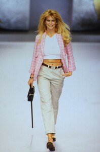 chanel-ss-1996-claudia-schiffer (1).jpg