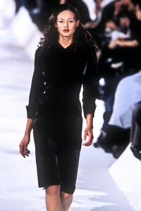 386427196_Kenzo1995WomenRTW32.thumb.jpg.a36bcc760f95d970733080405a955518.jpg