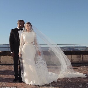 39505734-9279847-There_was_hope_Kim_and_Kanye_wed_in_May_2014_in_Italy_after_they-a-4_1613789243851.jpg