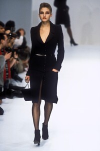 410159158_SoniaRykiel1996WomenRTW3.thumb.jpg.690334d7ae59a29f8d2d5d92f41379c8.jpg