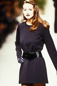 437091998_YvesSaintLaurent1995WomenRTW69.thumb.jpg.409dd627aaebc664fe2d08d7453fd33b.jpg