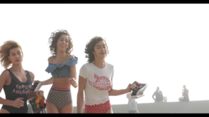 LOVE - Tommy Hilfiger-00.00.10.565.png