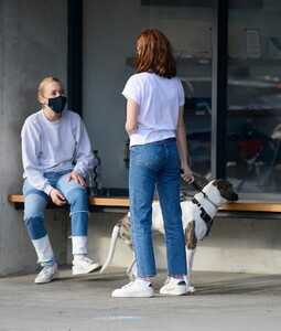        zoe120221BZNimage9.jpg