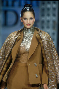 495829392_ChristianDior1996HauteCouture43.thumb.jpg.856a751f62415e0c4315e143cf9bbbde.jpg