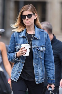 50212789_hqcelebcorner_969858_001.jpg