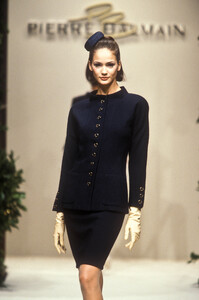 512785006_PierreBalmain1996HauteCouture47.thumb.jpg.51aab778628b7a9bc74d8540284e7c0b.jpg