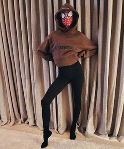 Behati Prinsloo Levine on Instagram_ _Itsy bitsy --__CK3EL4dHWMx(JPG).jpg